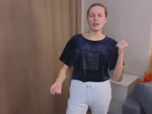 Stream this uncensored video titled Yuonnekreider Cam porn model from chaturbate