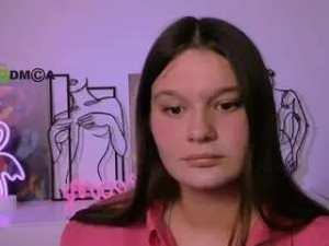 Play this uncensored movie of Bella-blade Cam porn model from camsoda