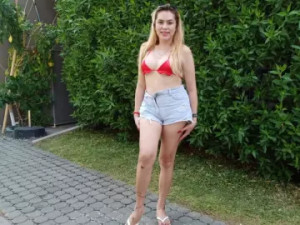 Stream this full scene of AlexaUpper, 34 years old, blonde hair trans