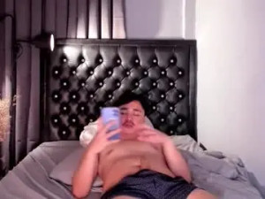 Play the complete video named Manofyour_lustxx Cam porn model from chaturbate