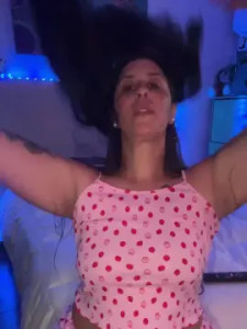 Play the complete movie titled Grancurviss Cam porn model from cam4