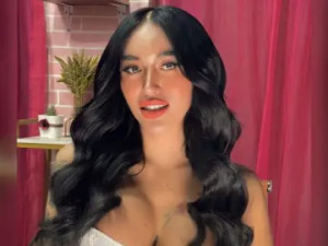 Stream the complete movie named VoiletAthena, 25 years old, brunette hair trans