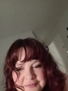 Play this hardcore video of Sarathebeeach Cam porn model from cam4