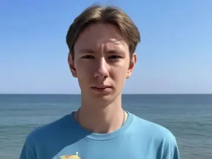 Play this hardcore scene named SkyHare, 19 years old, brown hair male