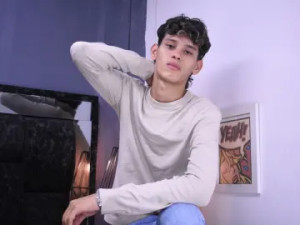 Enjoy watching uncut scene of PitRoss, 18 years old, brown hair male