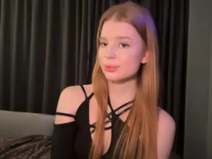 Stream complete scene called CoraliePomar Cam porn model from bongacams