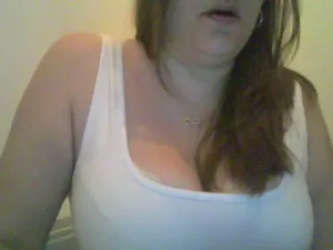 Play uncensored movie of Luellax2 Cam porn model from cam4