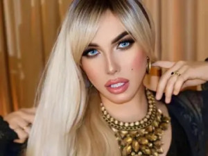Enjoy watching this uncut movie named BellaJenns, 26 years old, blonde hair trans