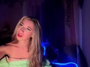 View the complete video titled Lushmonica Cam porn model from chaturbate