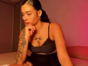 Play the HD scene named Mauimoor Cam porn model from camsoda