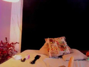 View the complete scene of MONIKFOXCR Cam porn model from bongacams