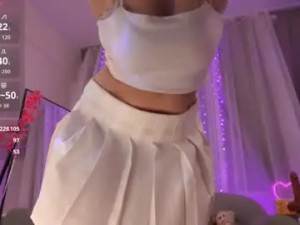 Play uncut scene of Milkynikki Cam porn model from chaturbate