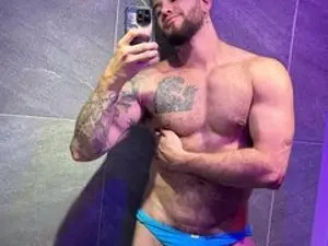 Play this hardcore video of Delessandro_woorld, 32 years old, brown hair male