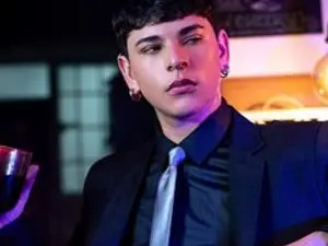 Stream uncensored clip called lukehowland, 18 years old, brown hair male