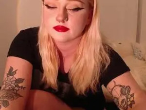 View the complete scene titled Chloelevine Cam porn model from camsoda