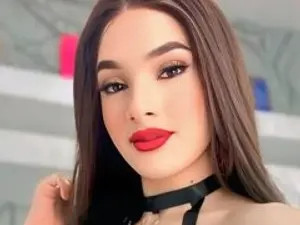 View uncut movie of MadixonHot, 18 years old, brunette hair trans