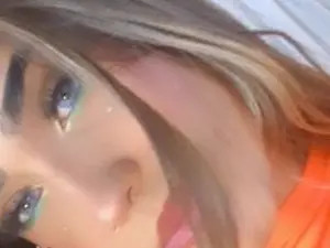 Enjoy watching the complete clip called im_mishellbigass, 18 years old, blonde hair trans