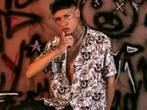 View this uncensored scene called Tonny_Smith, 19 years old, brunette hair trans