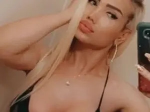 View uncensored video named Arabictsmariam, 25 years old, blonde hair trans