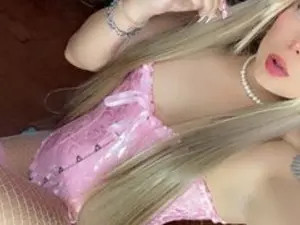 Play the uncut clip named kimberly20, 19 years old, blonde hair trans