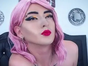 View complete clip of UrsulaManver, 21 years old, brown hair trans