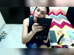 Stream this uncut video of AdrianaDiaz, brown hair trans