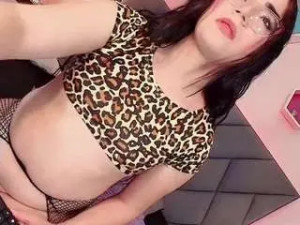 Watch this HD movie of dalis-hills, trans