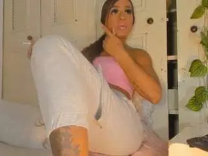 Play the full clip named sexykendra, trans