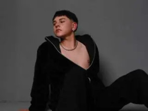 Enjoy watching the full scene titled LukeHowlandy, male