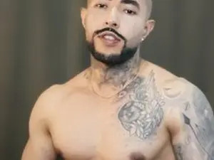 Stream this hardcore video of Maximus_Golden, 27 years old, brunette hair male