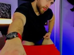 View the hardcore movie of MaxiimoWolf, brown hair male