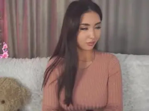 Stream the uncensored clip of Emmi_eyes Cam porn model from chaturbate