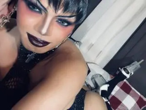 Watch the complete movie called BellatriXHucker, trans