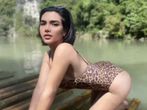 Stream complete movie named FacundaFox, 34 years old, brunette hair trans