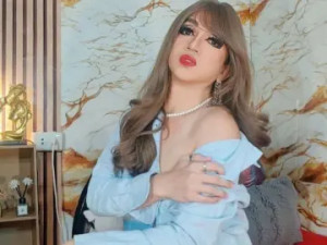 Stream this full clip named NaughtyFastCumTS, 37 years old, brunette hair trans