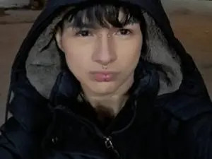 Watch this complete movie called AleAurarashi, brunette hair male