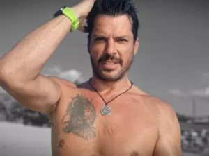 Watch the uncut movie of ChrisTopson, 43 years old, brunette hair male