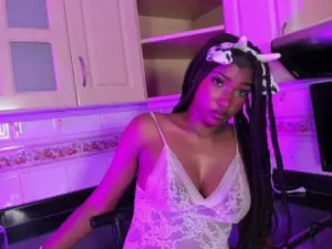 View the uncensored scene called SophiaBloss Cam porn model from bongacams