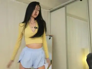 Stream the hardcore scene called Lili_kissy_ Cam porn model from chaturbate