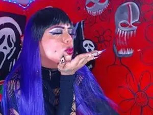 Play this uncut clip named Monstermarcelinx, 24 years old, redhead hair trans