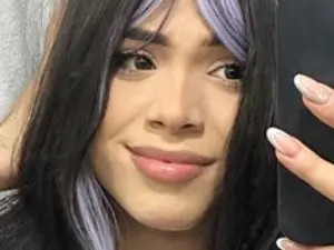 Play this complete video of NicolleVielma, brunette hair trans