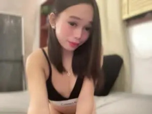 Play this uncensored movie named lovely_cittie18, 18 years old, trans