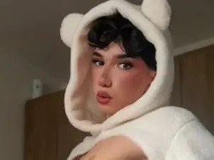 Play complete clip titled JamesBlanc, 22 years old, brunette hair male