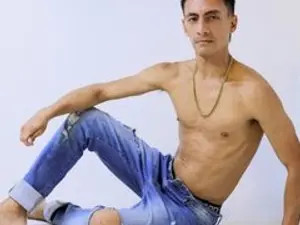 Play the complete video of TheRoomSEX099, 37 years old, brunette hair male