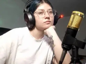 Enjoy watching HD scene titled Jewellpetraglia Cam porn model from chaturbate