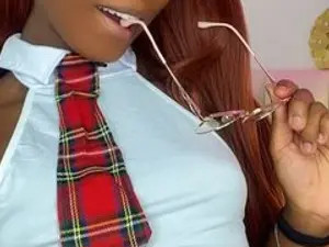 Play this complete clip named Evangelin_ts, 21 years old, colored hair trans