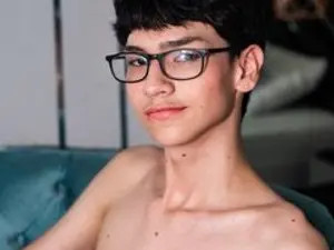 Watch complete clip called AustinFluf, 18 years old, brunette hair male