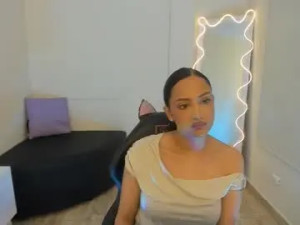 Play this full scene called Beella_tay1 Cam porn model from chaturbate