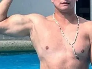 Watch uncensored clip called Dirty71, brown hair male