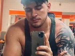 Stream the HD movie titled TeylorCreed, 26 years old, brunette hair male